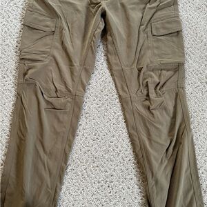 Under Armour Tan Cargo Pants Lightweight Outdoor